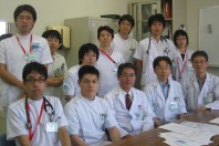 学生と