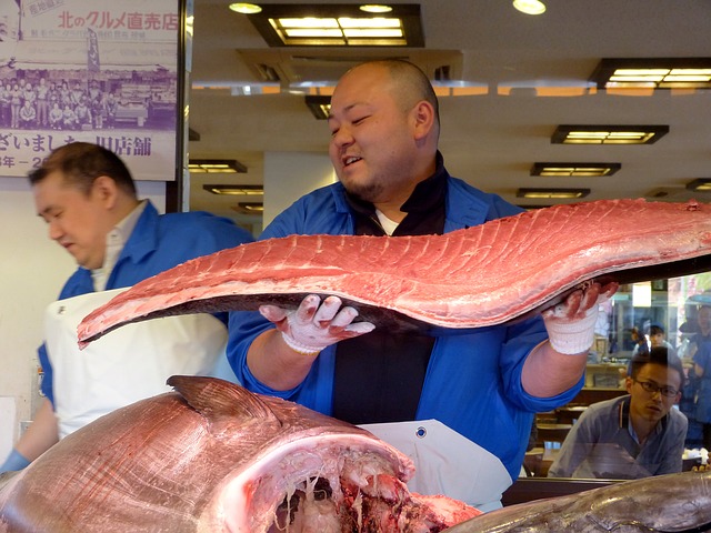 マグロ解体ショー