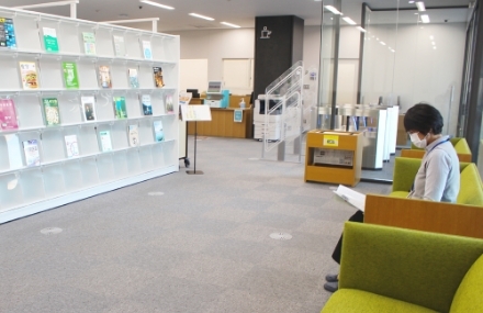 図書館エントランス