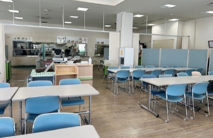 食堂の画像、キッチン側