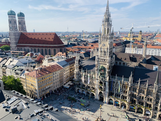 Münchenの中心地Marienplatz